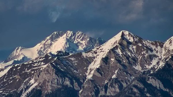 Quelles sont les activités touristiques incontournables à faire lors d'une visite dans les Alpes françaises ?