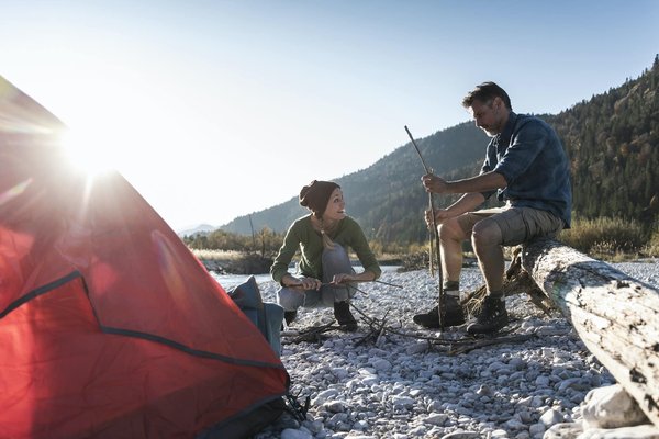 Cuisine de camping: Ustensiles indispensables et astuces